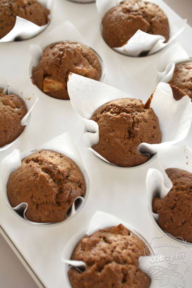 Cynamonowe muffinki z jabłkiem 