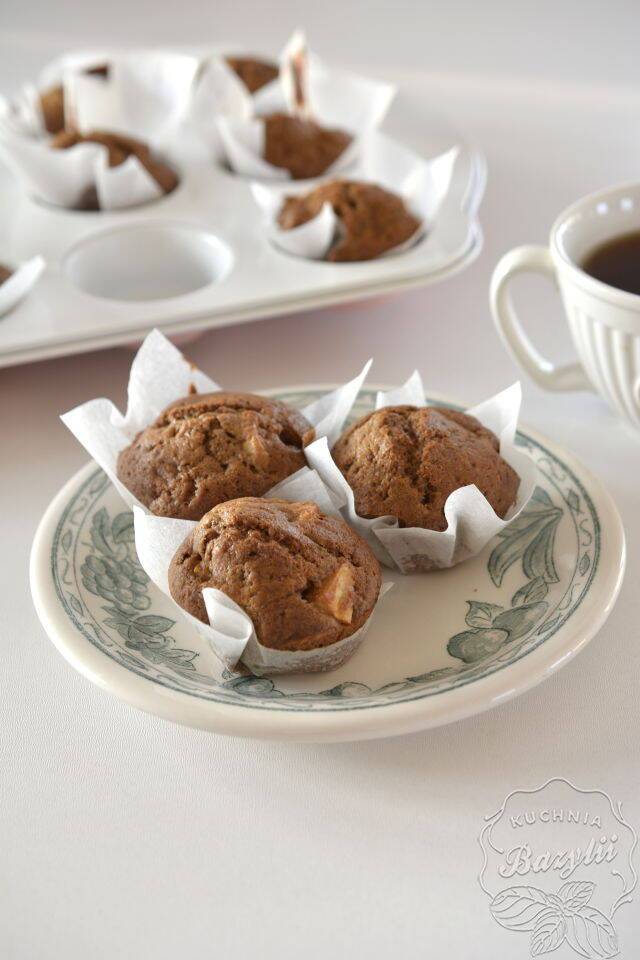 Cynamonowe muffinki z jabłkiem 